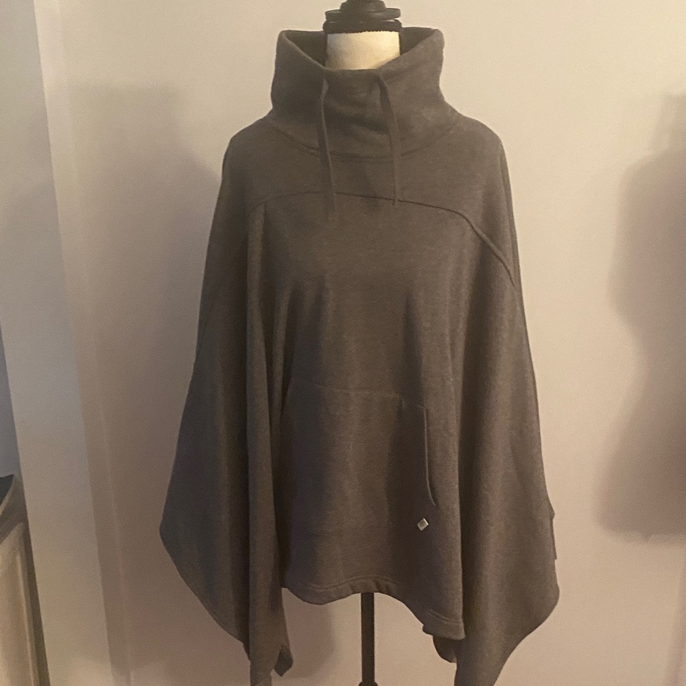 UGG Australian pichot turtleneck poncho XS/Small